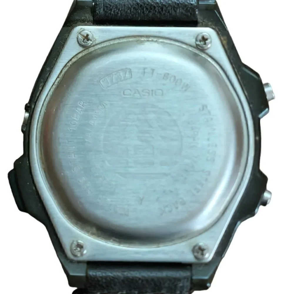 Vintage Men's Casio Forester watch